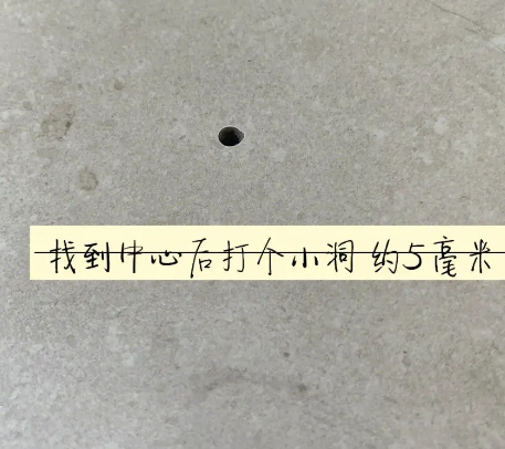鹿泉瓷砖空鼓维修公司专业解答在瓷砖铺贴过程中，如果砂料搅拌不均匀，将会带来以下问题